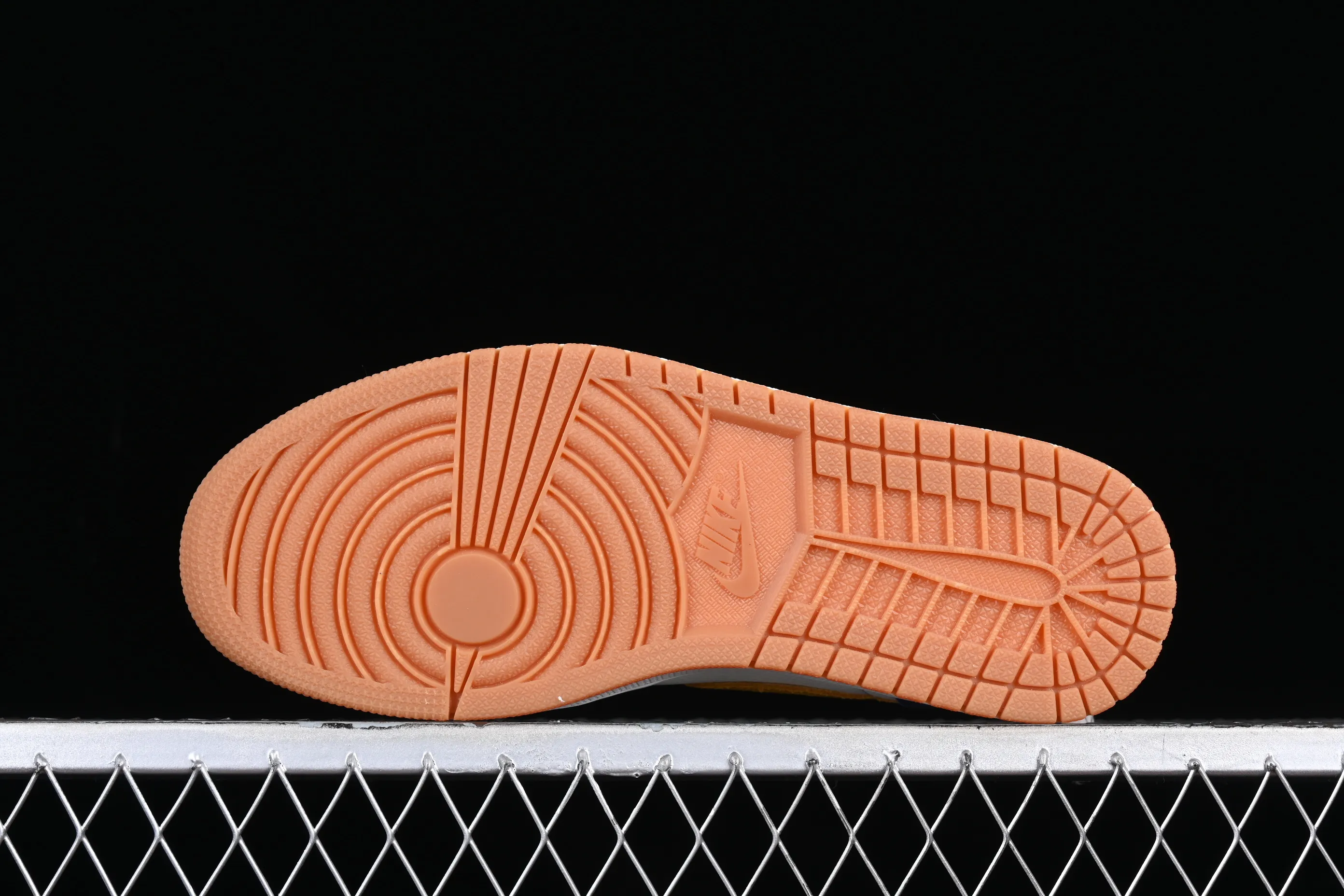 All categories Air Jordan Jordan series basketball shoes Air Jordan 1 Low Z version Air Jordan 1 Low AJ1 Joe 1 white blue yellow hook burst pattern low-top cultural and leisure sports sneakers DZ0792-103